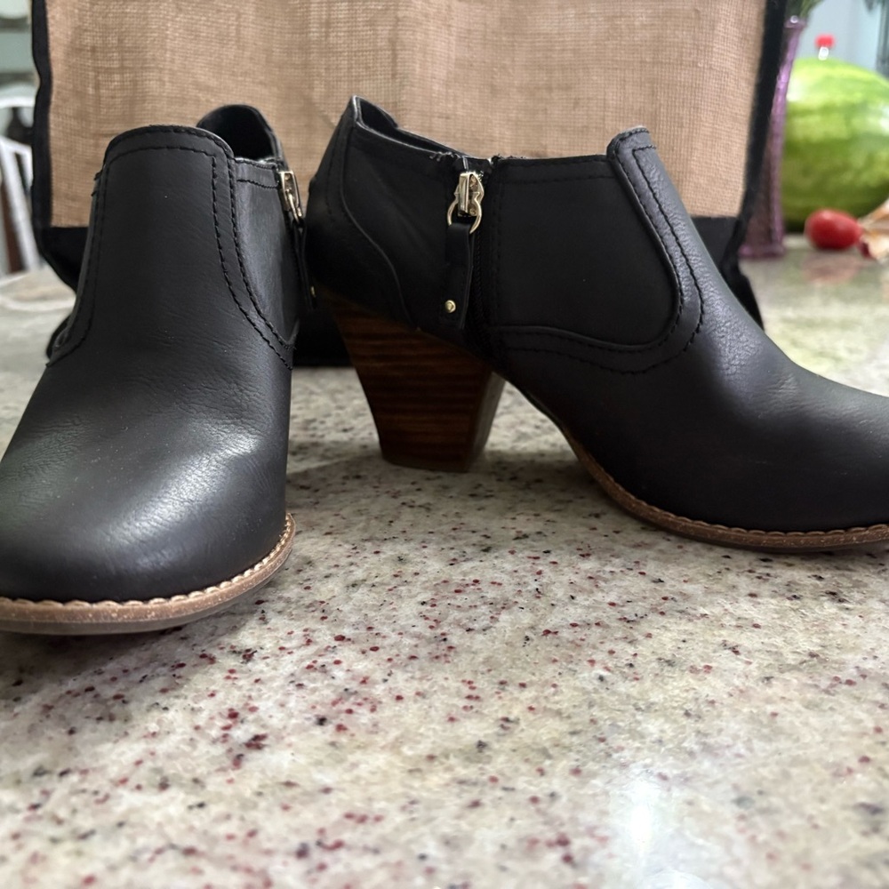 Dr. Scholl's True Comfort Black Ankle Booties ENC sz8